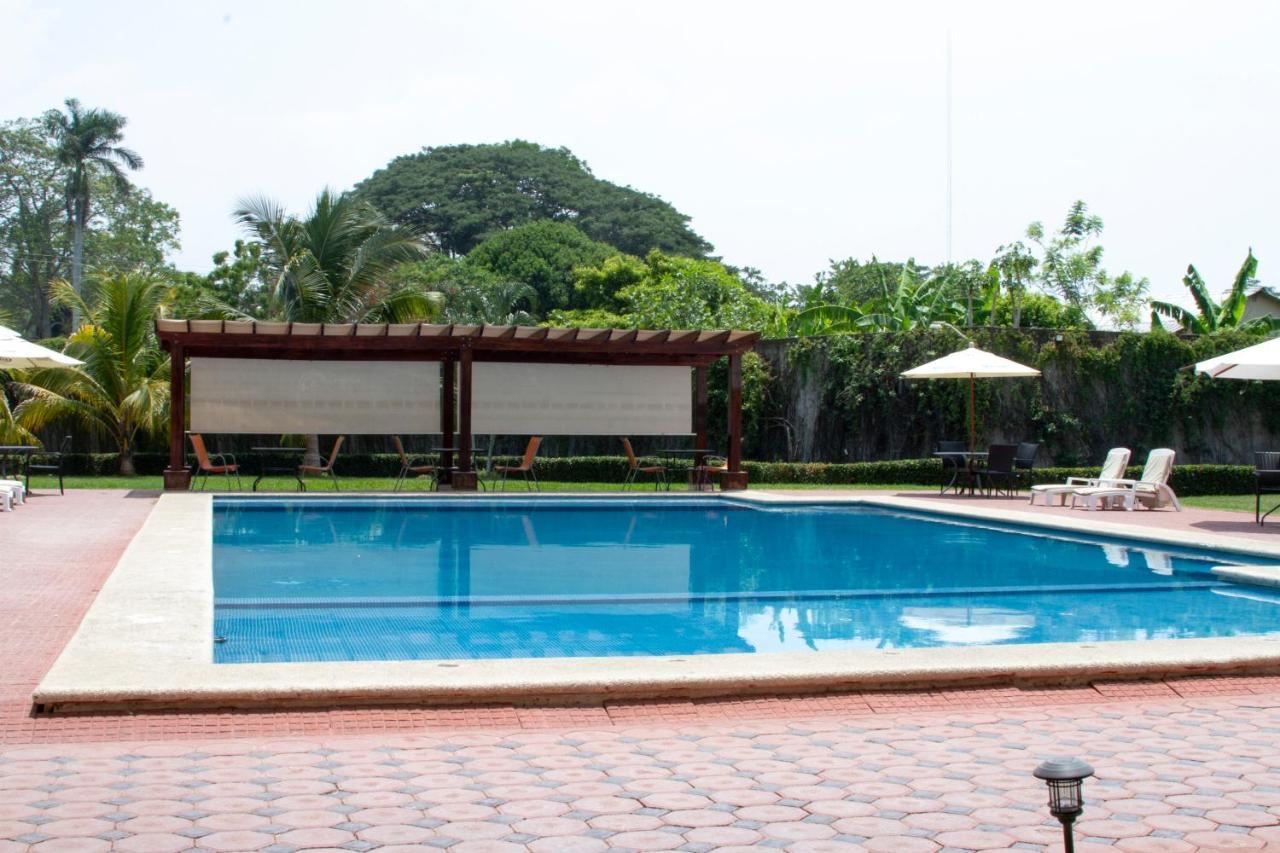 Hotel Baez Paraíso Buitenkant foto