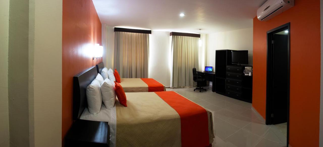 Hotel Baez Paraíso Buitenkant foto