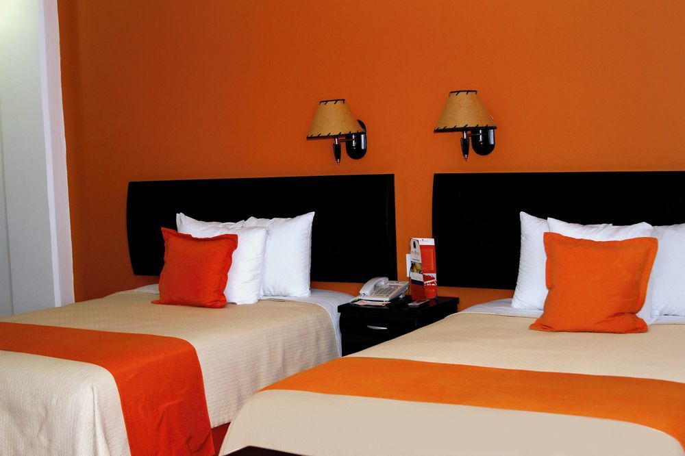 Hotel Baez Paraíso Buitenkant foto